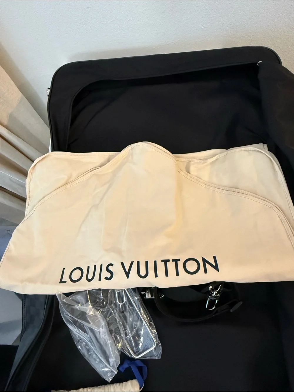 Louis Vuitton Black Damier Graphite Garment Bag